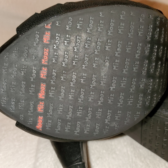 Miz Mooz black peep toe booty size 7 - Picture 8 of 10